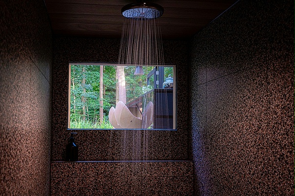 艺加设计-酒店设计-绿屋酒店：森林中的玻璃度假屋