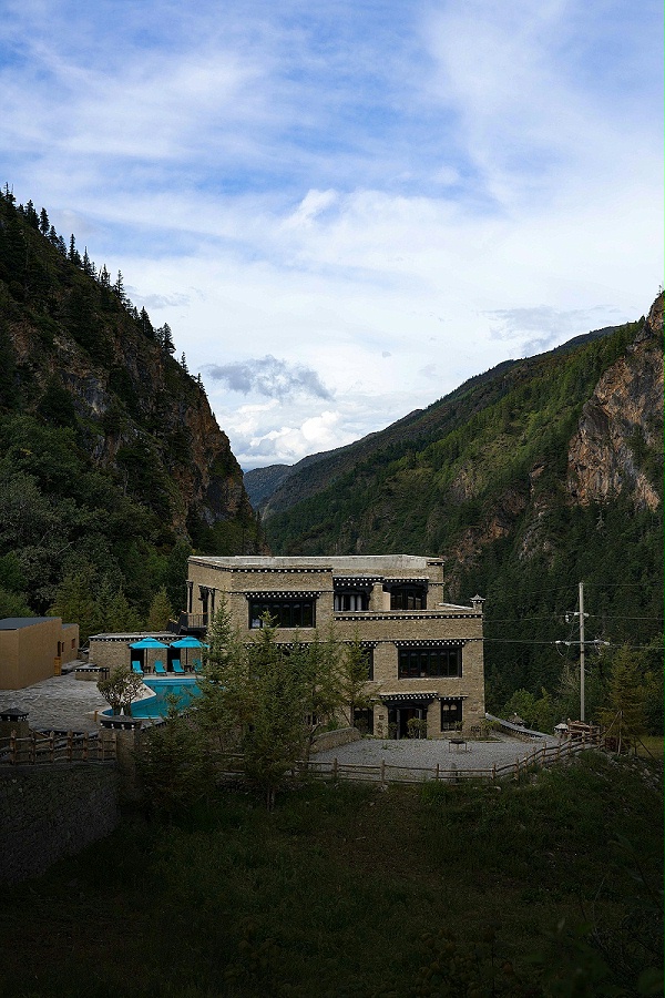 艺加设计-酒店设计-YADING BORE酒店：在这片神圣的土地上悄然生长