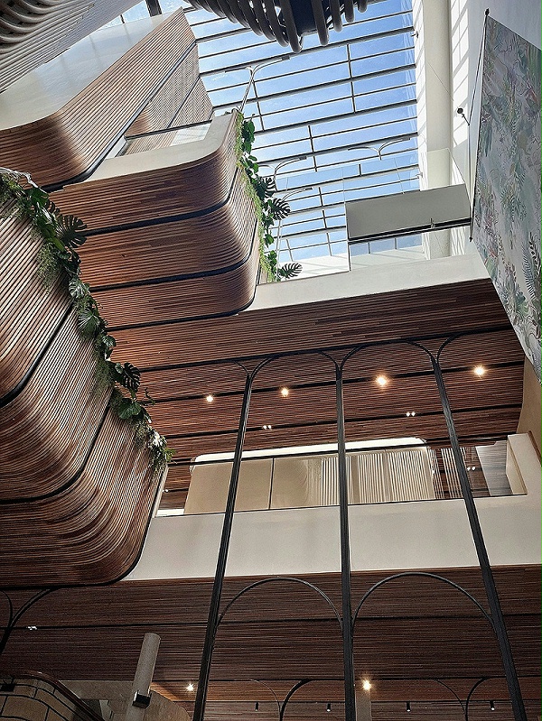 艺加设计-酒店设计-Double B青年酒店：流动的木质立面