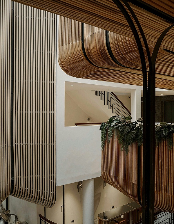 艺加设计-酒店设计-Double B青年酒店：流动的木质立面