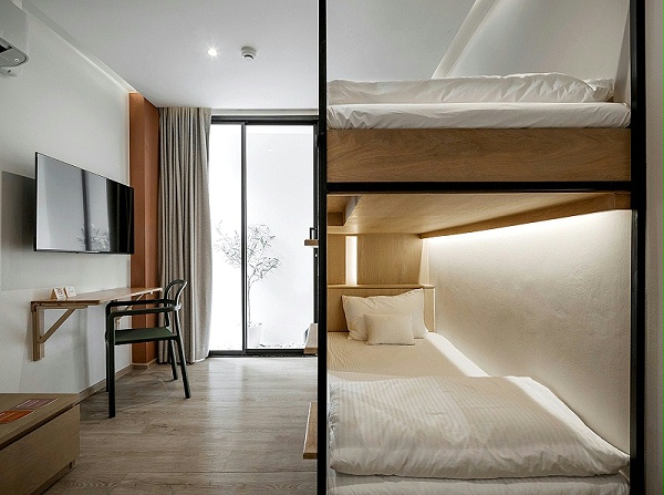 艺加设计-酒店设计-Double B青年酒店：流动的木质立面