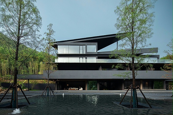 艺加设计-酒店设计-林中酒店：竹林里的黑房子